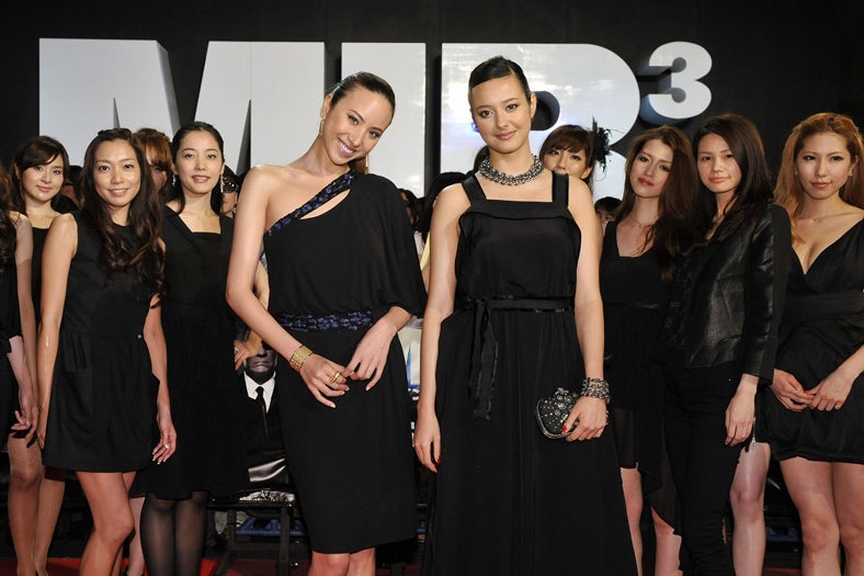 道端アンジェリカ×浦浜アリサ、セクシードレスで「メン・イン・ブラック 3」ジャパン・プレミアに登場