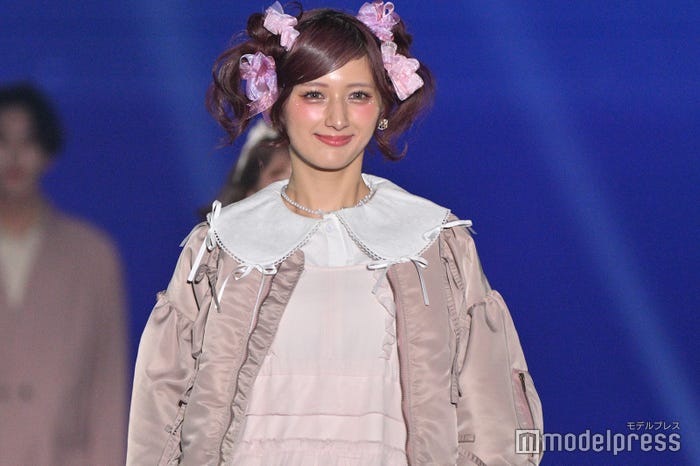 しなこ(C)モデルプレス