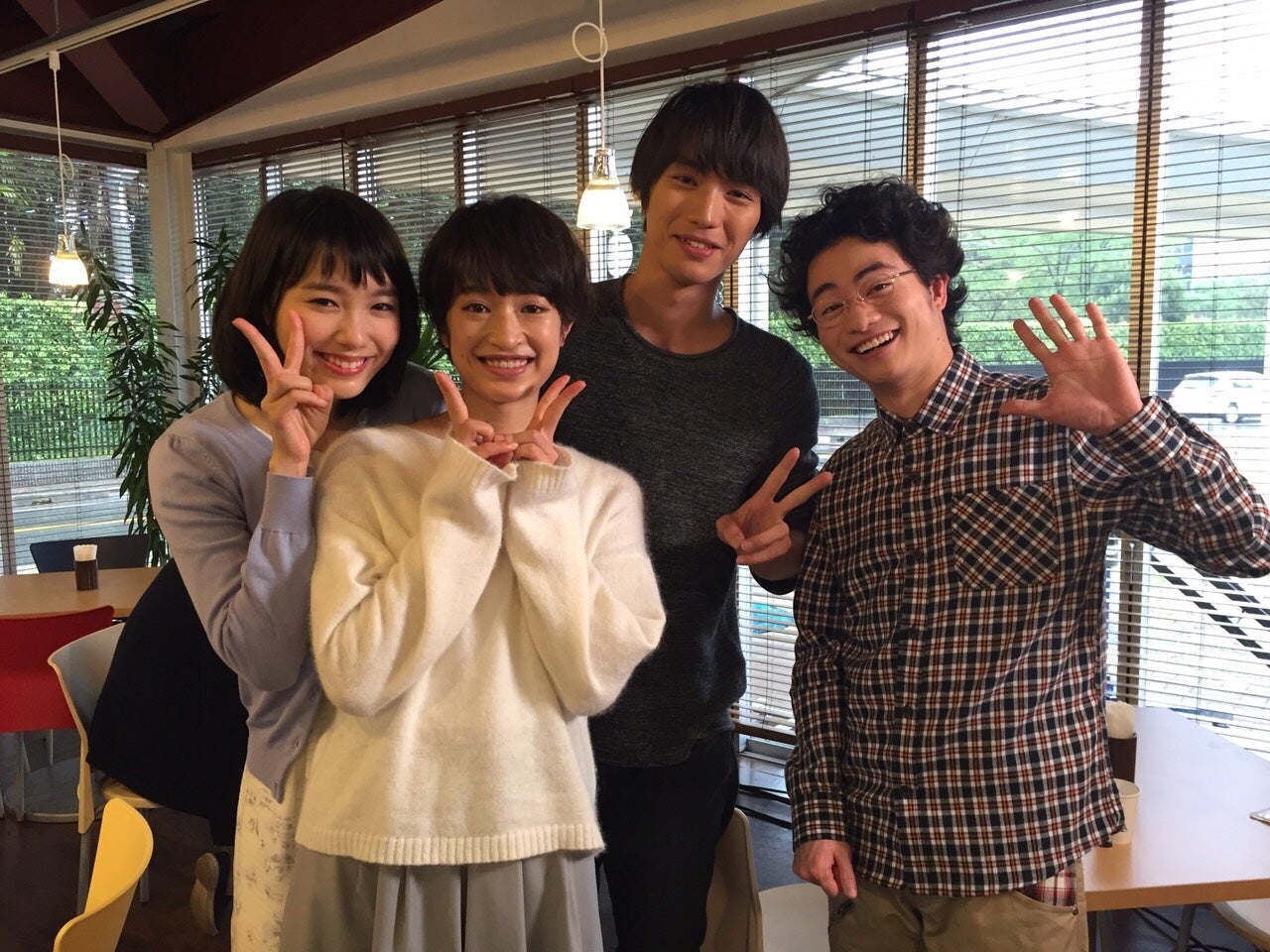 飯豊まりえがドラマ「お迎えデス。」出演決定 （写真提供：avex）／（左から）飯豊まりえ、門脇麦、福士蒼汰、森永悠希