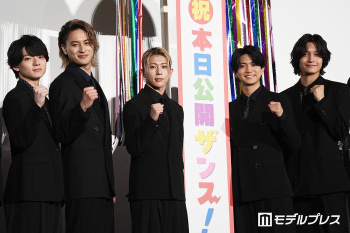 Aぇ! group、新体制への覚悟も込めた映画「おそ松さん」公開 半年延期経て封切り「バカみたいに売れられるように」【おそ松さん 人類クズ化計画!!!!!?】