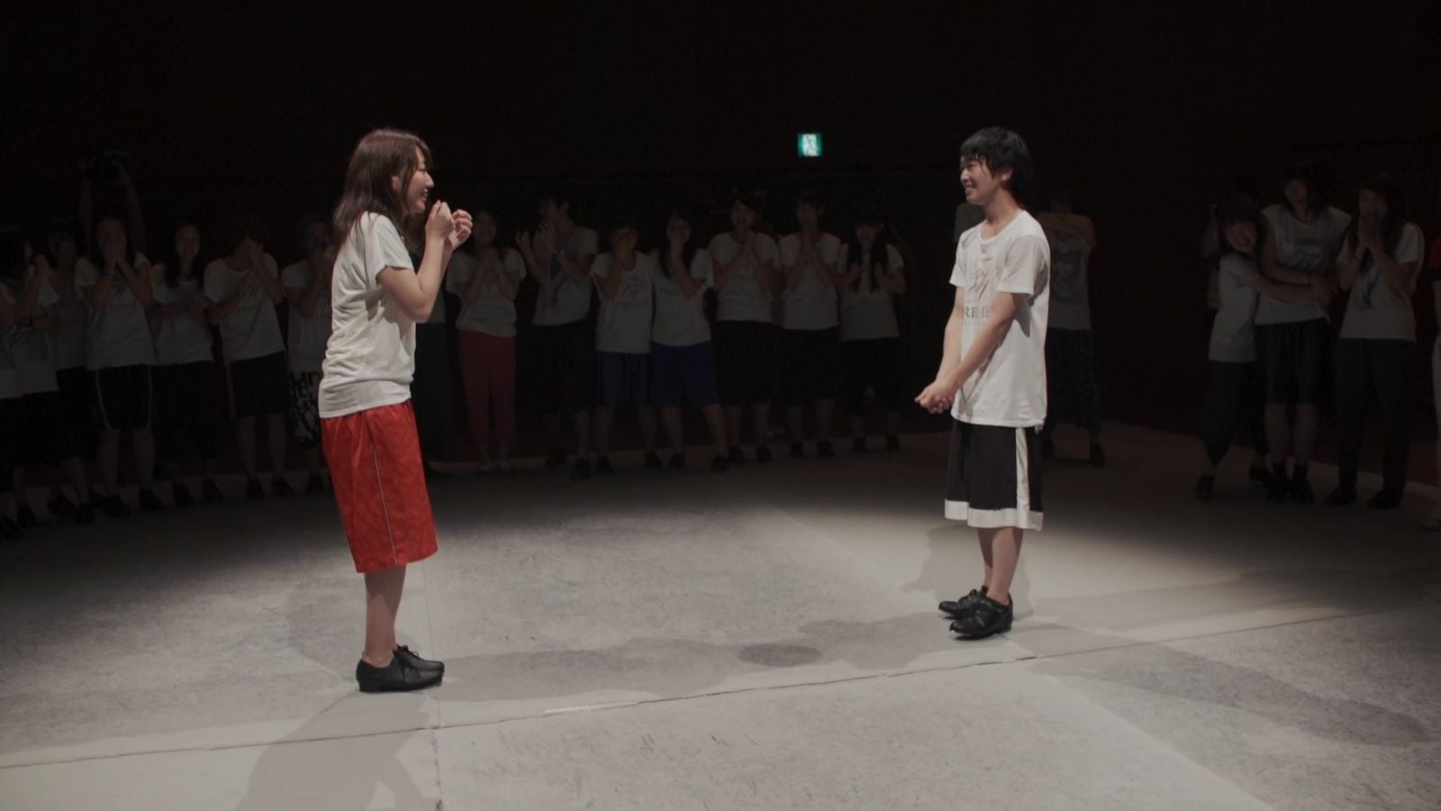 AKB48「LOVE TRIP」MVより