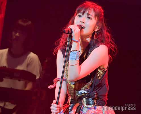 鈴木愛理、ソロとして本格始動で“二刀流”アピール ℃-uteメンバーも鑑賞<1stソロライブ「Do me a favor」セットリスト>