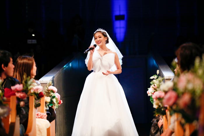 Chay ウェディングドレスで弾き語り テラハ曲カバー アカペラ披露も セットリスト モデルプレス Chay ウェディングドレスで弾き語り テラハ曲カバー アカペラ披露も セットリスト モデルプレス