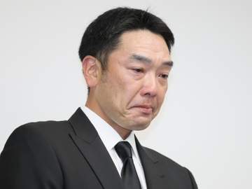 巨人 辞任の阿部慎之助監督が会見で涙「本当に申し訳ありませんでした」チームへの思いを問われ「すみません」長女への対応で異例のお願いも