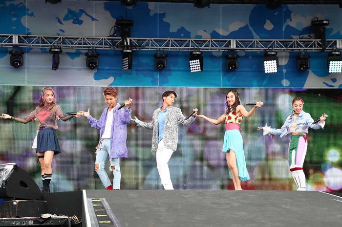 lol(写真提供:avex)