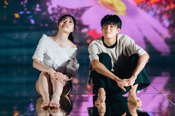 高鶴桃羽、大久保琉唯「オオカミちゃんとオオカミくんには騙されない」第1話(C)AbemaTV, Inc.