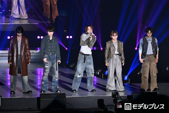 STARGLOW(C)モデルプレス