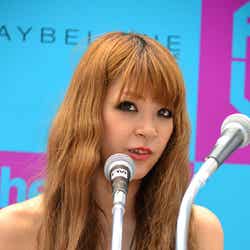 トークショーに登場した「リップサービス」渋谷109店スタッフの野村このみさん