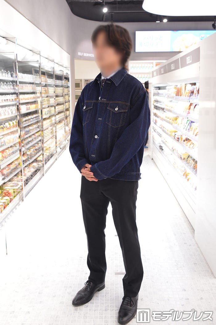 176センチ、成人男性の着用イメージ(Lサイズ)/FAMIMA PARK AZABUDAI(C)モデルプレス