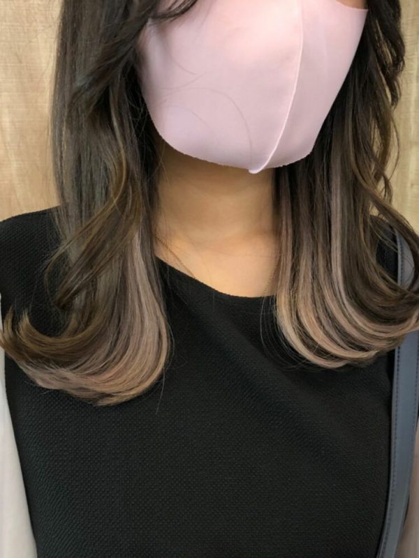 ベージュのインナーカラーで大人のお洒落を演出 垢抜けが叶う人気の組み合わせ方 モデルプレス ベージュのインナーカラーで大人のお洒落を演出 垢抜けが叶う人気の組み合わせ方 モデルプレス