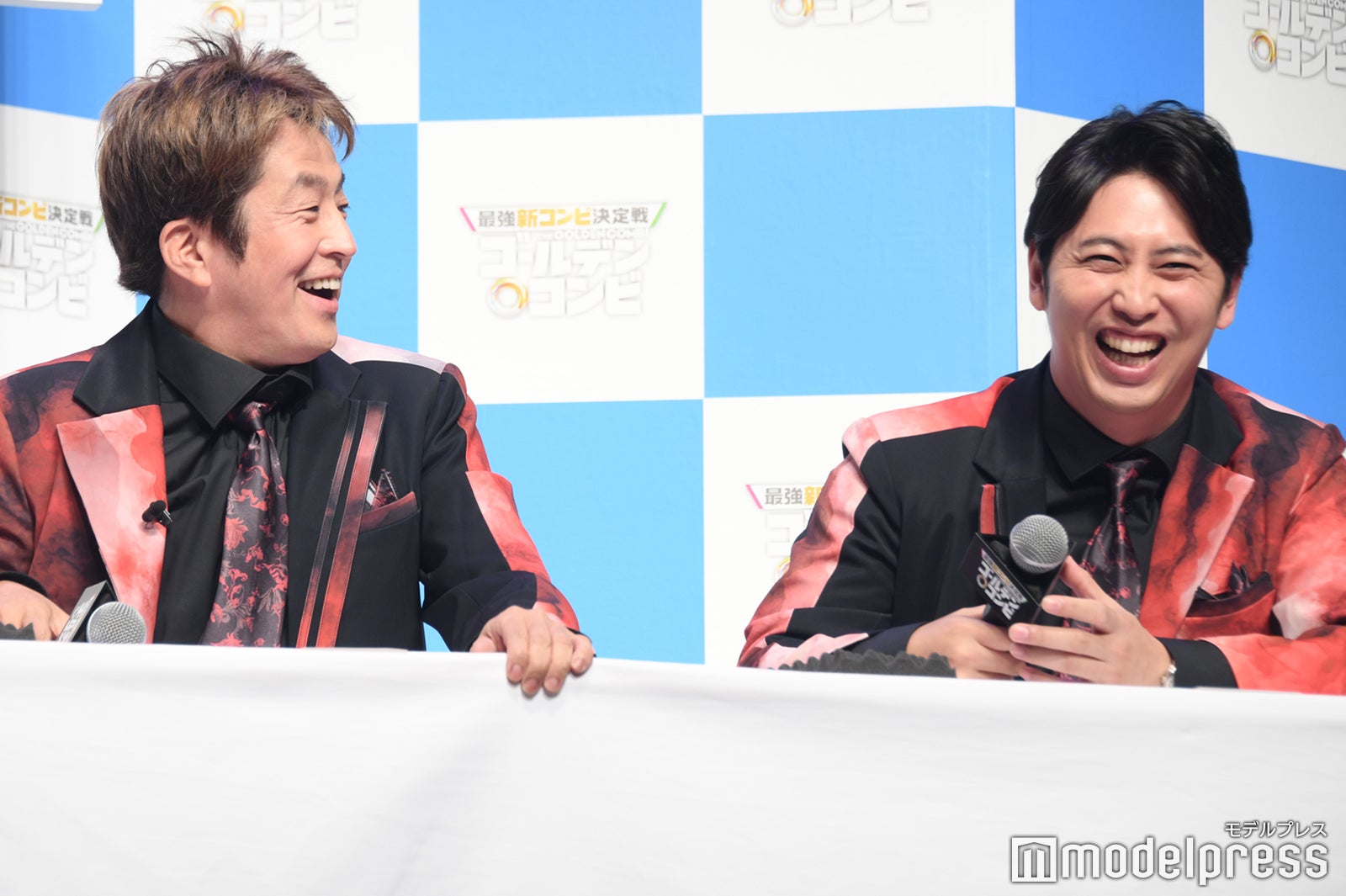 堀内健、屋敷裕政（C）モデルプレス