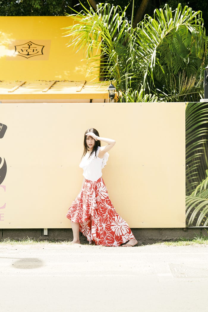 鈴木絢音(撮影:新津保建秀)