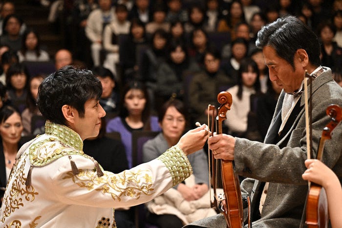西島秀俊、津田寛治「さよならマエストロ~父と私のアパッシオナート~」第6話より(C)TBS