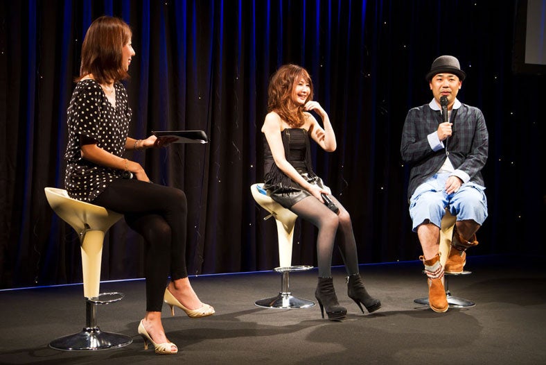 YOU、岩尾望（フットボールアワー）（「ラフォーレファッションウィーク'11」より）