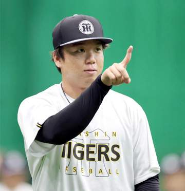 阪神・村上 バースデーに抱負「1年間投げきる」26日広島戦で28歳初星へ