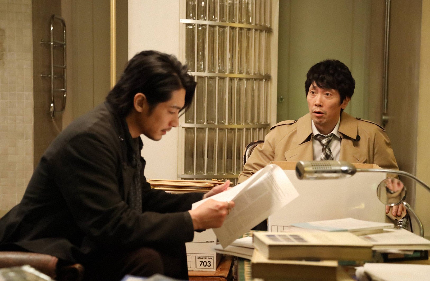 ディーン・フジオカ、佐々木蔵之介／「シャーロック」第6話より（C）フジテレビ