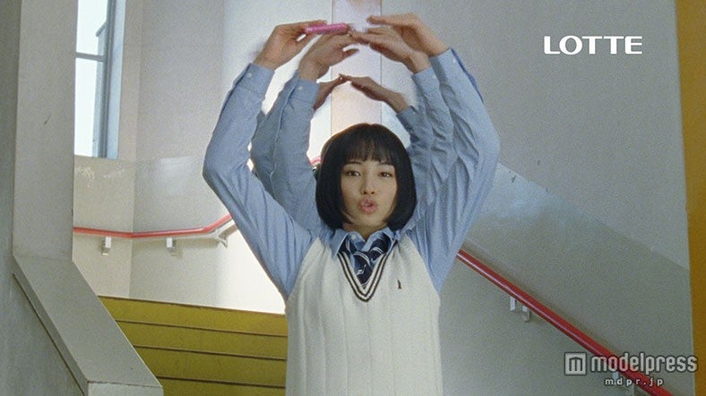 広瀬すず出演「Fit’s」の新CM「スクール」篇のワンカット