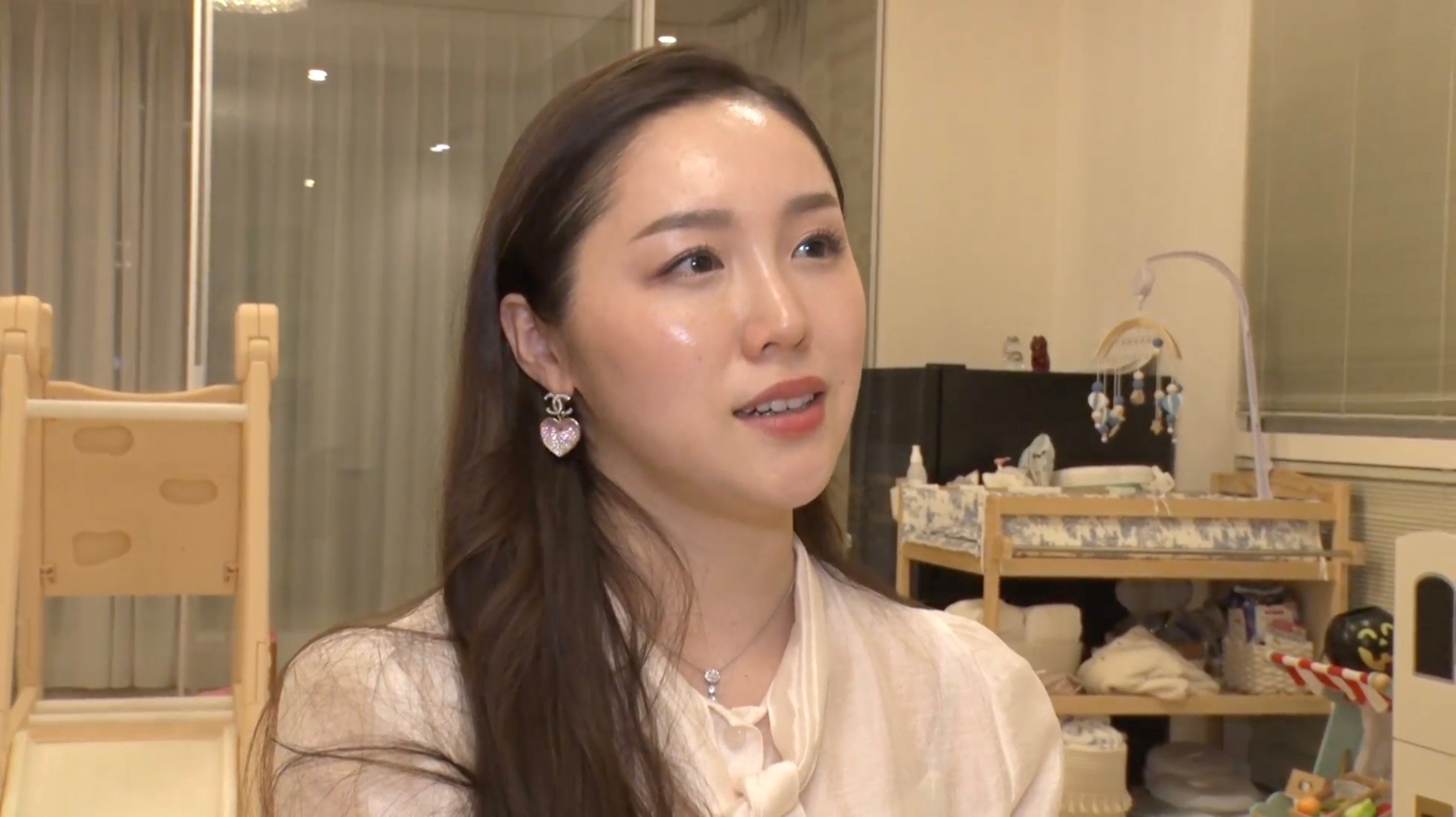 元SKE48石田安奈、家賃170万港区高級自宅公開 22歳差の夫も登場「パパのおかげ」