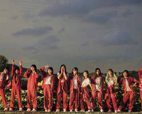 乃木坂46・5期生、初期メンバーのオマージュカット解禁 個性豊かなポージング披露<あの頃、乃木坂にいた>