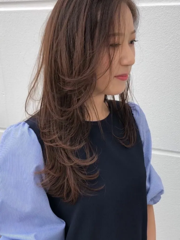 アンニュイな雰囲気になれるハイレイヤーって 大人のおしゃれが叶うヘアカタログ モデルプレス