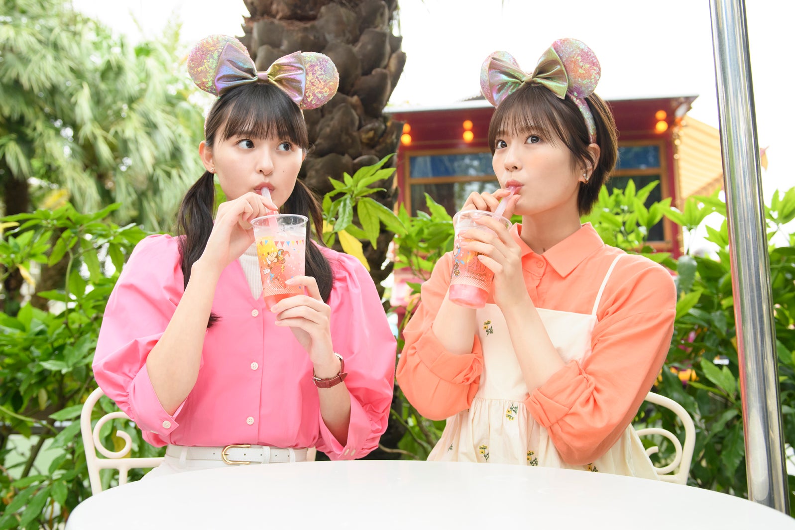 （左から）遠藤さくら、清宮レイ／新TVCM「いっしょに、夢をつなげよう！」篇より（C）Disney