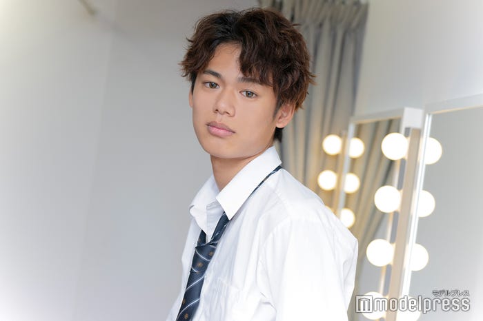 呉愁真(C)モデルプレス