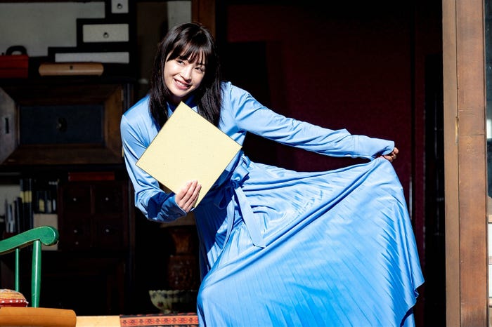 広瀬すず/「夕暮れに、手をつなぐ」第2話より(C)TBS