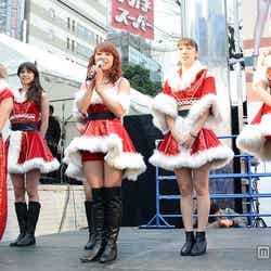 クリスマスパーティーを楽しんだE-girls（中央：Aya）／写真は「Merry × Merry Xmas★」リリース記念イベントより（C）モデルプレス