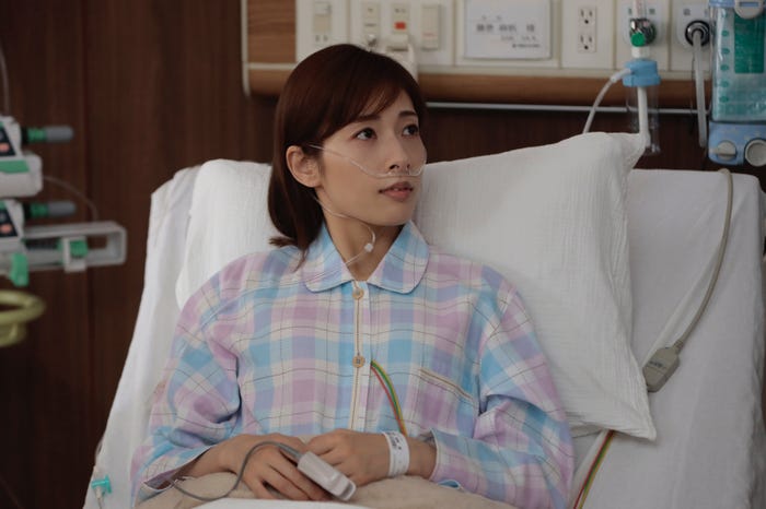 明日海りお「グレイトギフト」第3話より(C)テレビ朝日