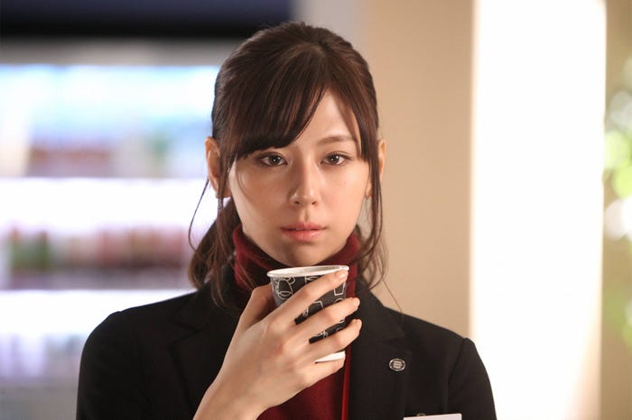 西内まりや/『突然ですが、明日(あした)結婚します』第4話より(画像提供:フジテレビ)