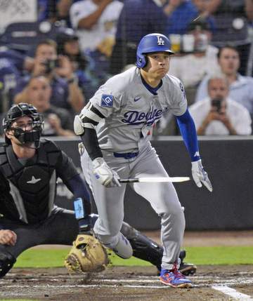 大谷翔平がスキーンズと今季初対戦 昨季サイ・ヤング賞右腕に対して第1打席はセカンドゴロ 解説「あまいボールはありませんでした」ドジャースも初回は3者凡退