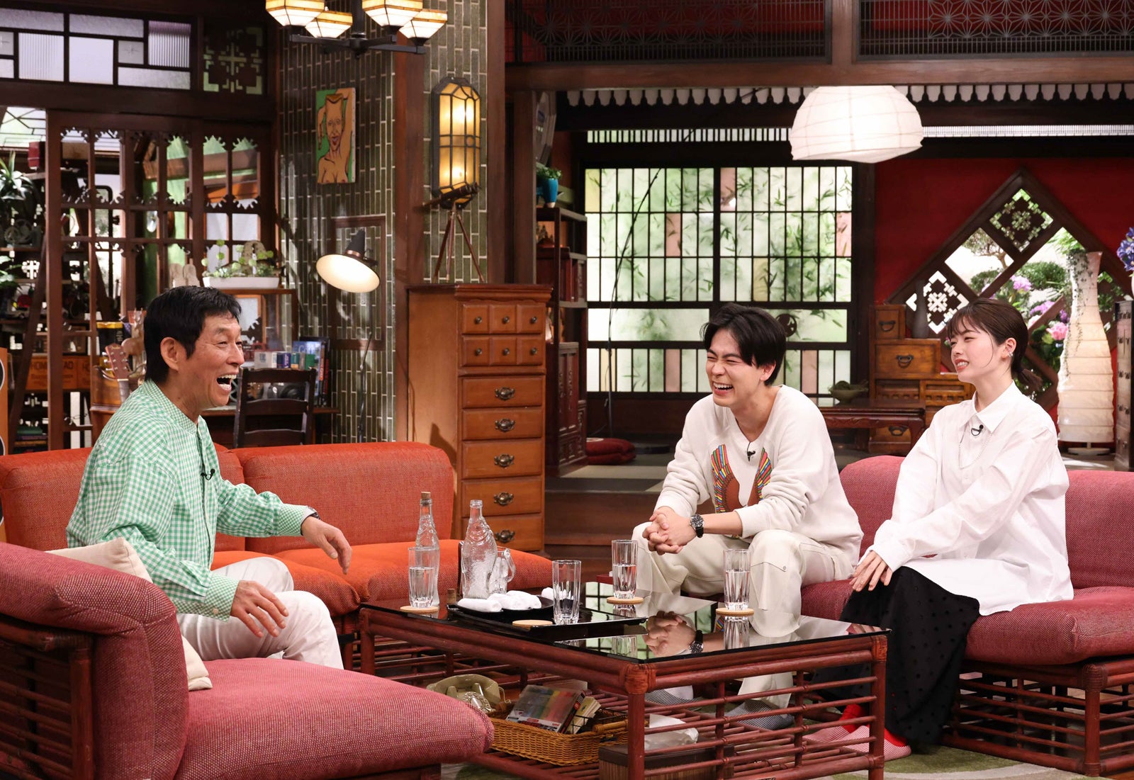 明石家さんま、成田凌、小芝風花（C）カンテレ・フジテレビ