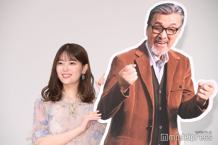 岩本蓮加、宝田明さん(C)モデルプレス