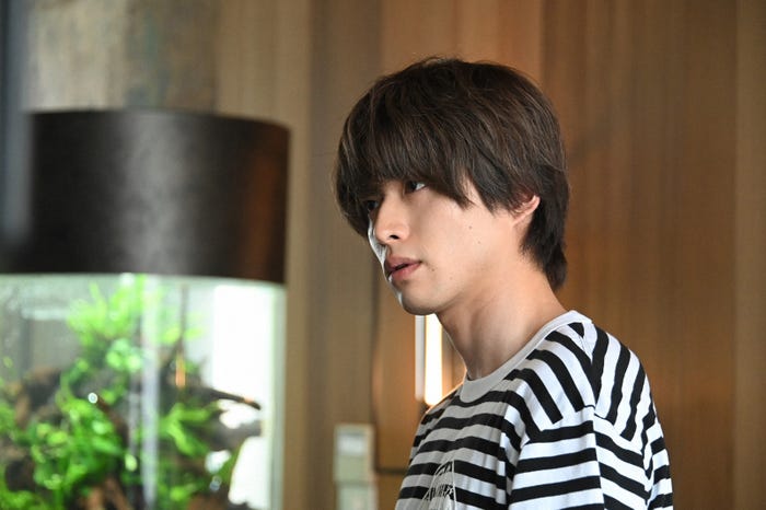 白洲迅「リコカツ」第8話より(C)TBS