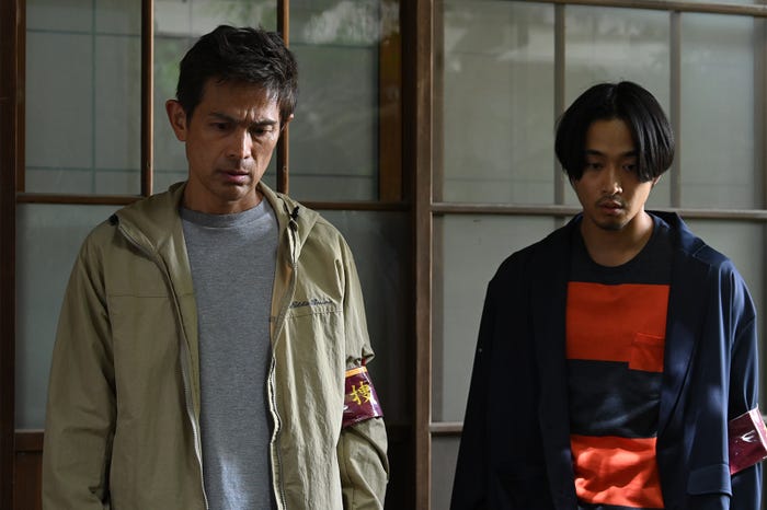 江口洋介、佐藤寛太「誘拐の日」第1話(C)テレビ朝日