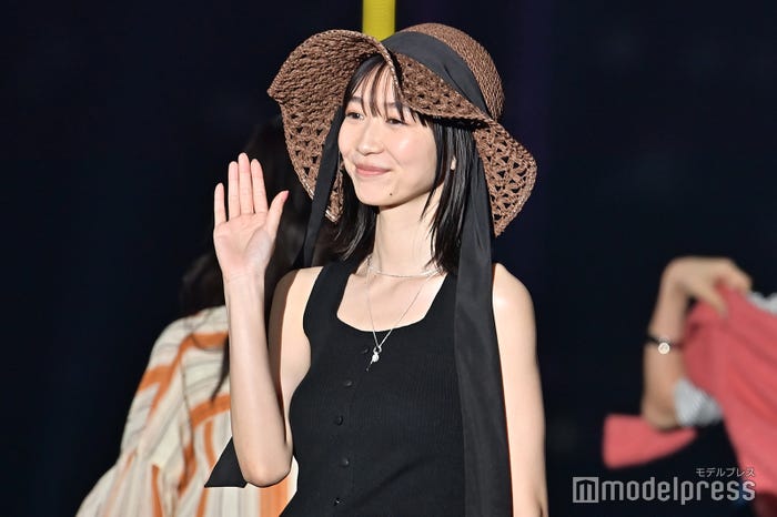 イメチェン前の岡本夏美(C)モデルプレス