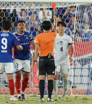 京産大、横浜Mにジャイキリならず 試合後に異例の光景 横浜Mサポーターから大きな拍手 先制も後半14分に痛恨の一発退場響く