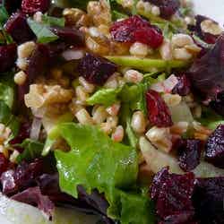 ナチュラルレストラン「LYFE Kitchen」ではオーダーを普通食、ビーガン、グルテンフリーの3つからチョイスできる/photo by Leslee Komaiko