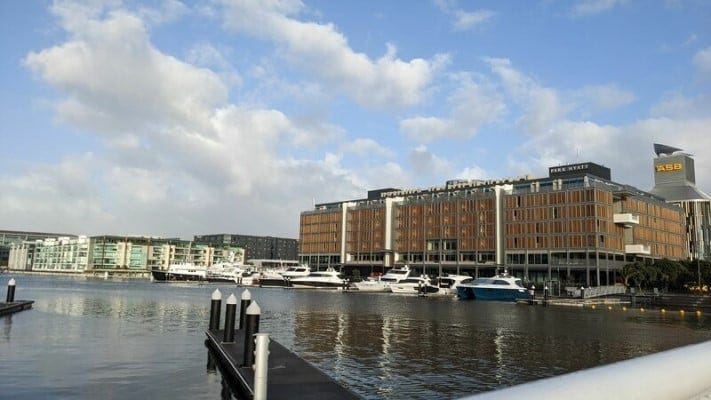 ※ハーバーに面したパークハイアットオークランド。客室からの眺めも素晴らしい