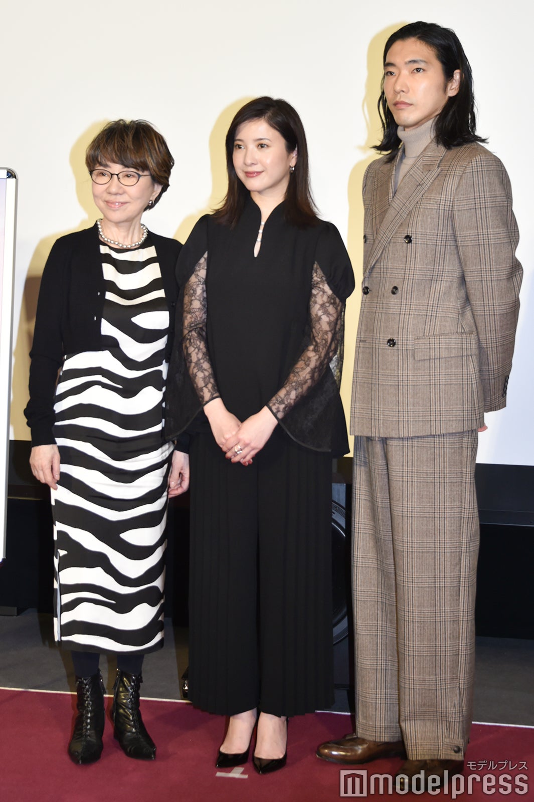 大石静、吉高由里子、柄本佑（C）モデルプレス
