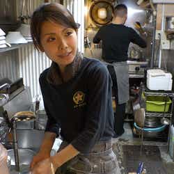 モデルプレス - 連日開店前から行列ができるラーメン “女性客を意識”でオープンから2年で人気店に