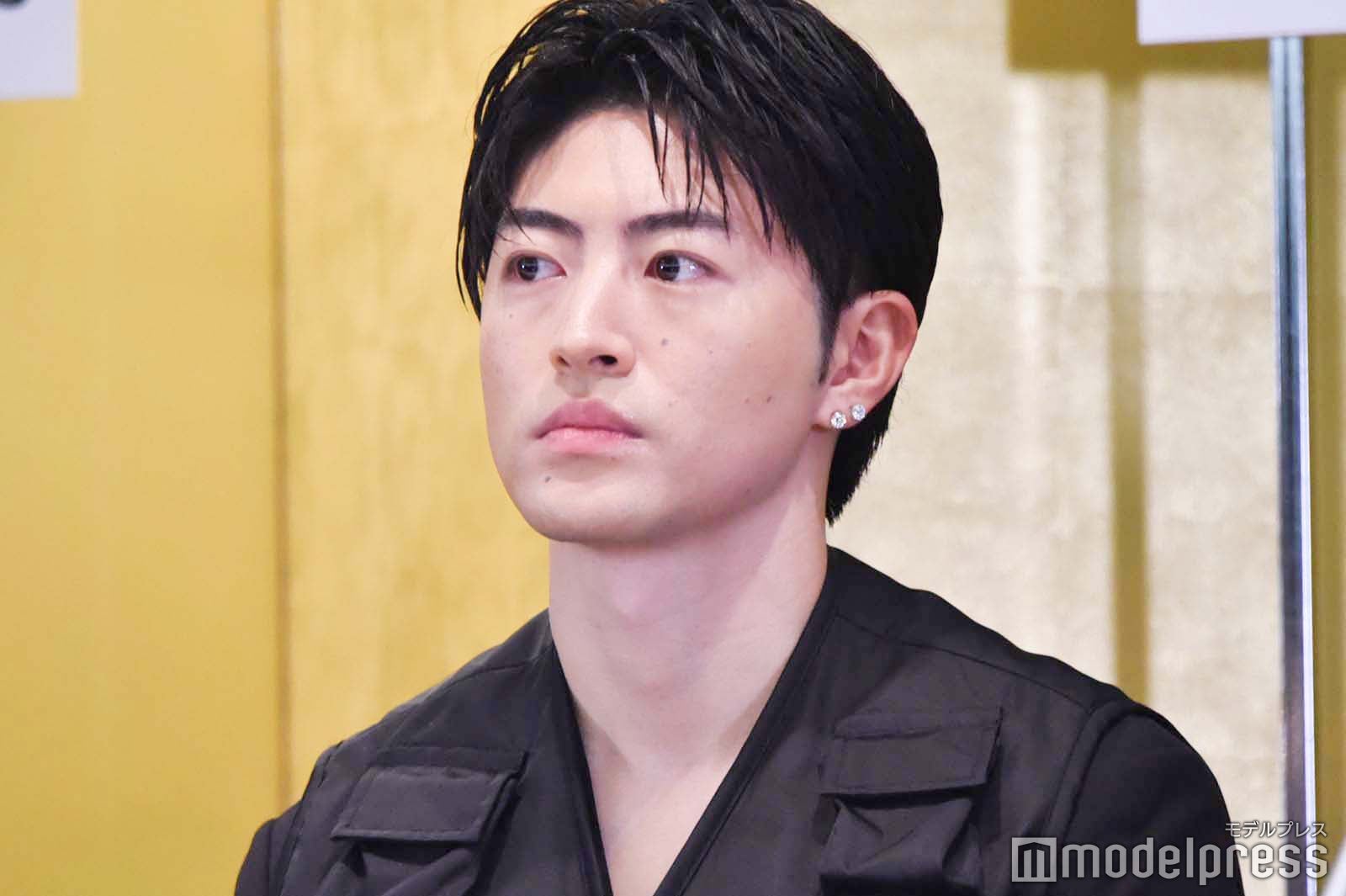 佐野玲於（C）モデルプレス