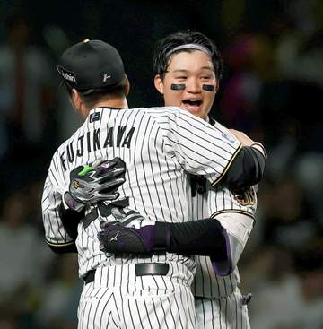 阪神・森下 プロ初サヨナラ弾「これが行かなかったら甲子園を恨む」完璧11号 最大7点差から大逆転 3年前プロ初サヨナラ打の日
