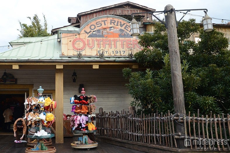 ショップ「LOSTRIVER　OUTFITTERS（ロストリバーデルタアウトフィッター）」