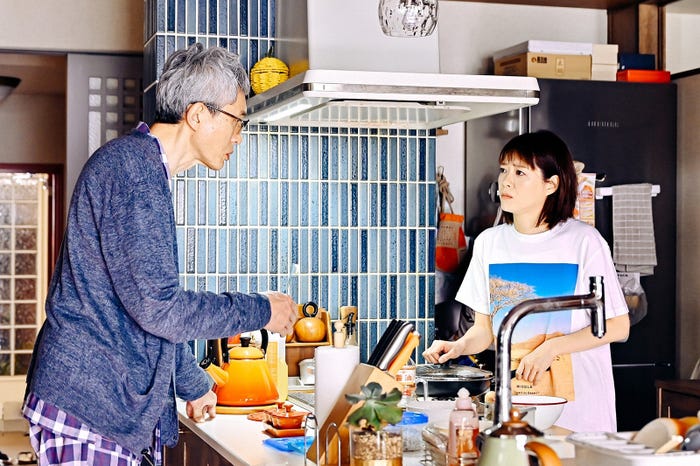 松重豊、上野樹里/「持続可能な恋ですか?~父と娘の結婚行進曲~」第3話より(C)TBS