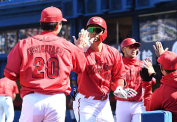 広島・新井監督 無失点の栗林と岡本「2人ともいいもの見せてくれた」「まだ争っているピッチャーがいる」一問一答