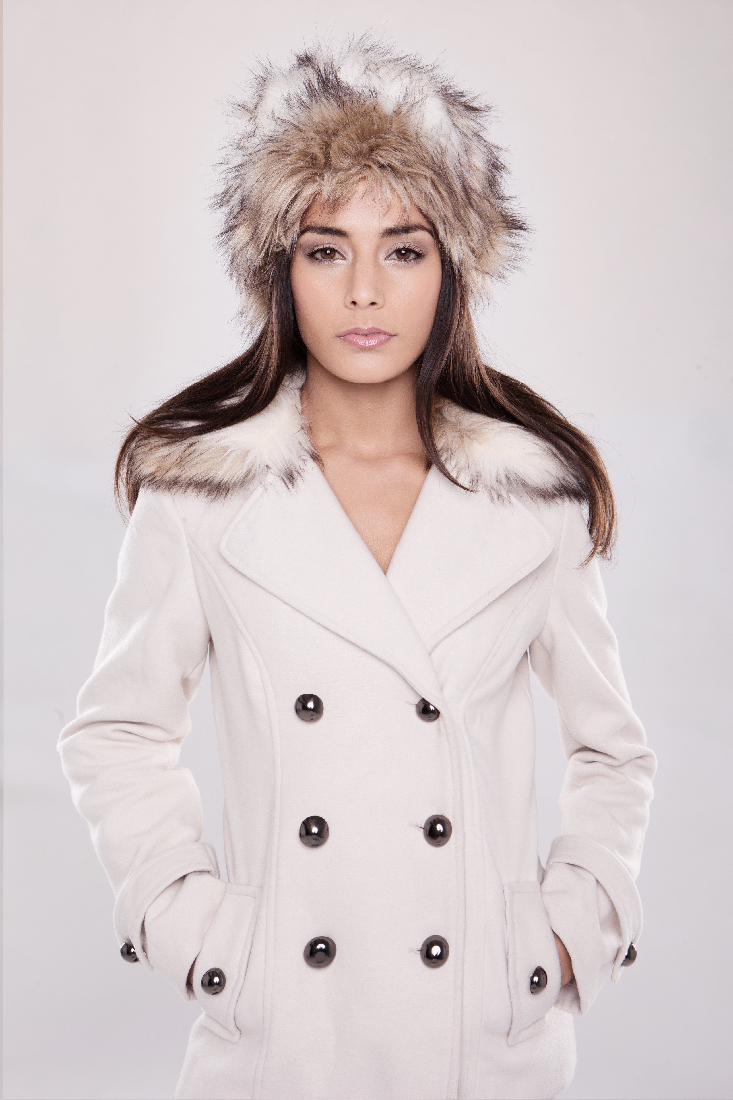 損得で動いている女子の特徴 発言がときどき冷たい キツネ顔 モデルプレス