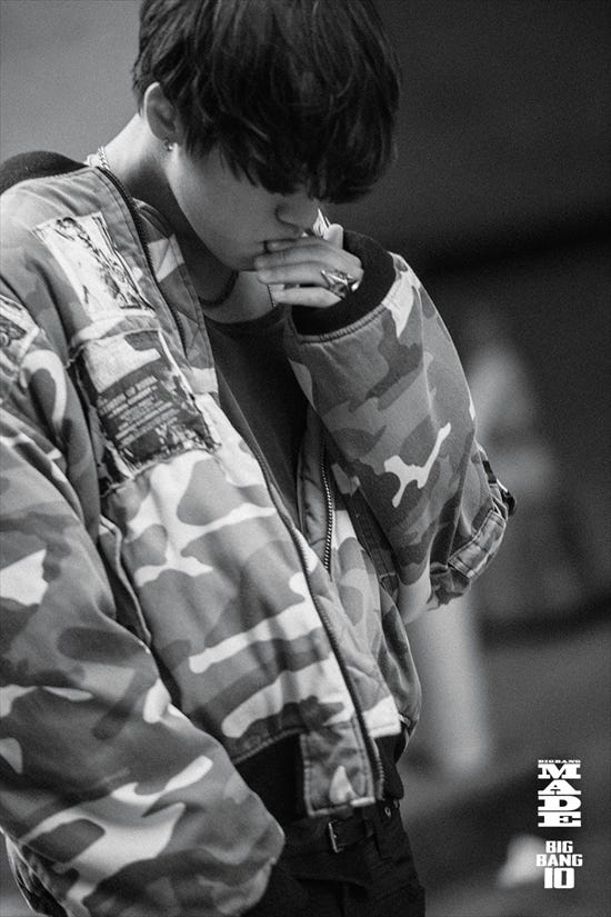 D-LITE(C)2016 YG ENTERTAINMENT INC.ALL RIGHTS RESERVED.
