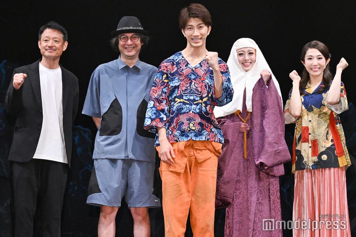 福田転球氏、河原雅彦氏、濱田崇裕、朝月希和、笠松はる(C)モデルプレス