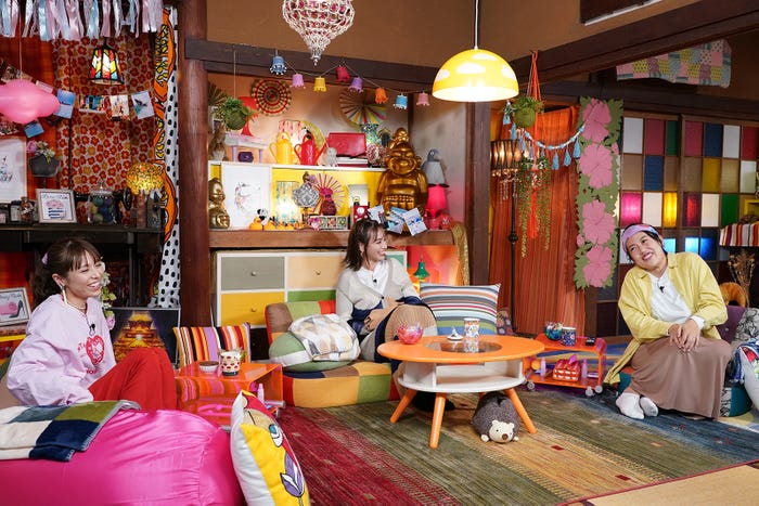 若槻千夏、滝沢カレン、横澤夏子 (C)読売テレビ